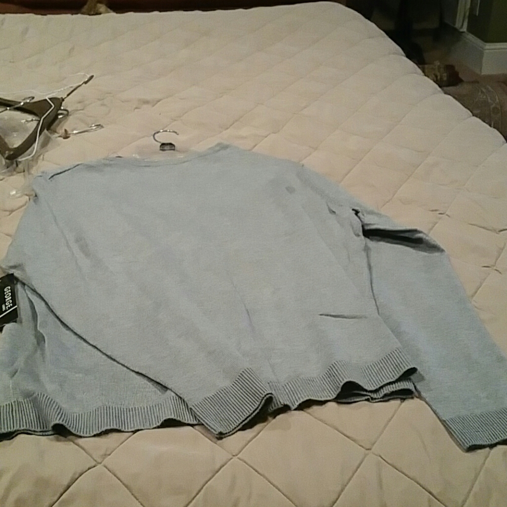 Sweater - Picture 5 of 5